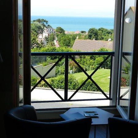Le Ruban Bleu Face A La Mer Arromanches-les-Bains Exterior photo